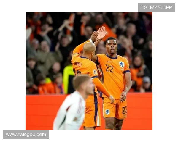 邓弗里斯：角球是我们的强项 我们始终追求胜利 这是正确的道路